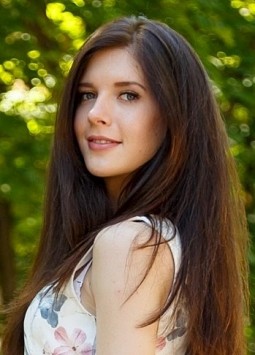 Svetlana from Kherson, 31 years, with green eyes, dark brown hair, Christian.