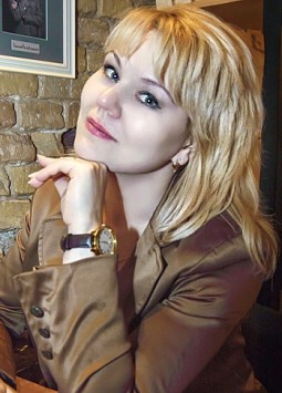 Julia from Kiev, 41 years, with green eyes, blonde hair, Christian.
