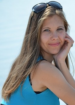 Elena from Zaporozhye, 36 years, with grey eyes, light brown hair, Christian, tourist agent.