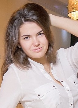 Marina from Nikolayev, 30 years, with grey eyes, light brown hair, Christian, university student.