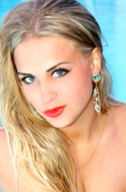 Natalia from Kharkiv, 34 years, with blue eyes, blonde hair, Christian, dentist. #12