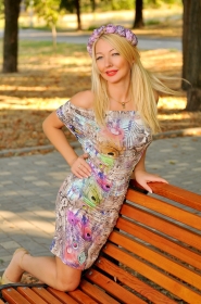Elena from Odessa, 47 years, with green eyes, blonde hair, Christian, Beautician. #17