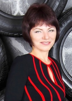 Ludmila from Kharkov, 58 years, with grey eyes, dark brown hair, Christian, no work.