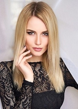 Natalia from Ivano-Frankovsk, 28 years, with brown eyes, blonde hair, Christian, model.