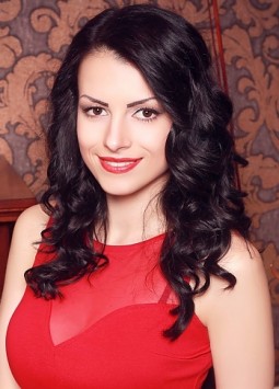 Tatiana from Kiev, 29 years, with brown eyes, dark brown hair, Christian, administrator.