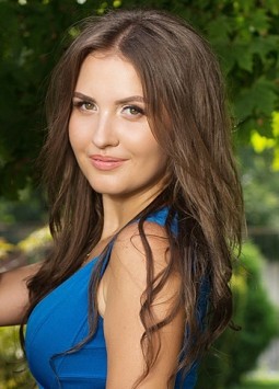 Valeriya from Sumy, 28 years, with hazel eyes, dark brown hair, Christian, Psychologist.