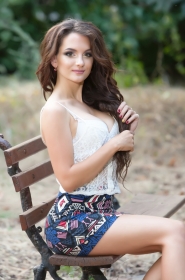 Alina from Nikolaev, 26 years, with green eyes, dark brown hair, Christian, manager. #8