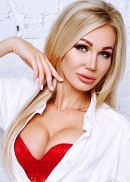 Elena from Kiev, 39 years, with grey eyes, blonde hair, Christian, Business in the field of beauty.
