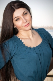 Luda from Dnepropetrovsk, 36 years, with green eyes, dark brown hair, beautician. #2