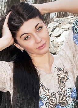 Luda from Dnepropetrovsk, 35 years, with green eyes, dark brown hair, beautician.