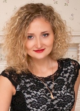 Lena from Dnepropetrovsk, 40 years, with blue eyes, blonde hair, pharmacist.
