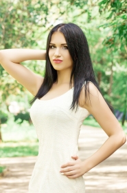 Catherine from Luhansk, 33 years, with hazel eyes, black hair, Christian, Economist. #1