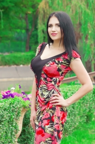 Catherine from Luhansk, 33 years, with hazel eyes, black hair, Christian, Economist. #9