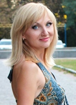 Svetlana from Poltava, 49 years, with grey eyes, blonde hair, Christian, accountant.
