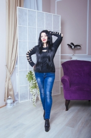 Kristina from Kiev, 37 years, with hazel eyes, black hair, Christian, singer. #12