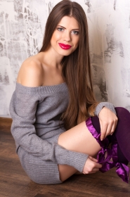 Alina from Sumy, 31 years, with blue eyes, dark brown hair, Christian, Painter. #3