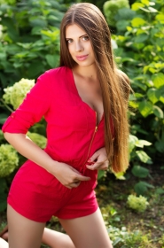 Alina from Sumy, 31 years, with blue eyes, dark brown hair, Christian, Painter. #12