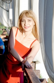 Elena from Dnipro, 49 years, with brown eyes, blonde hair, Christian, manager. #12