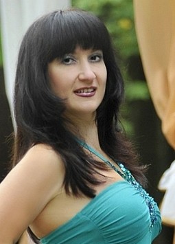 Elena from Lugansk, 44 years, with brown eyes, dark brown hair, Christian, accountant.