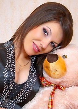 Alla from Nikolaev, 35 years, with brown eyes, dark brown hair, Christian, teacher Ukraine language.