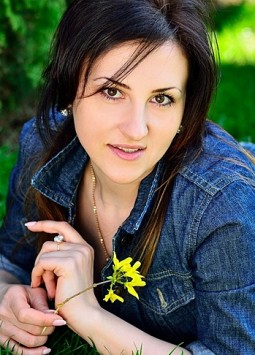 Tanya from Cherkassy, 39 years, with brown eyes, dark brown hair, Christian, Seller.
