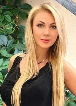 Inna from Chuguev, 43 years, with green eyes, blonde hair, lawyer.