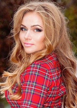 Liliya from Kharkov, 22 years, with blue eyes, light brown hair, other, Assistant in the Coffee Shop.