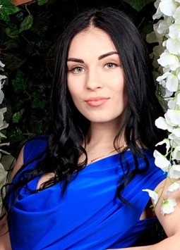 Elizaveta from Kharkov, 26 years, with green eyes, black hair, other, Student.