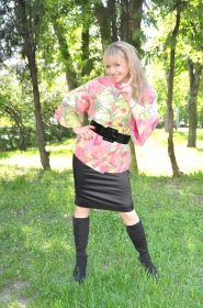 Elena from Kharkov, 45 years, with brown eyes, blonde hair, Catholic, lawyer. #15