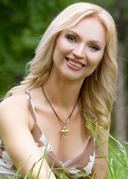 Svetlana from Odessa, 48 years, with grey eyes, blonde hair, Christian, engineer.
