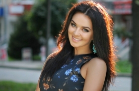 Nataliya from Rivne, 29 years, with green eyes, dark brown hair, Christian, Manager information sphere. #4
