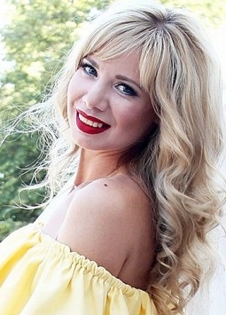 Anna from Mariupol, 51 years, with grey eyes, blonde hair, Christian, sales specialist.