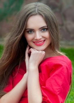 Alena from Kherson, 31 years, with green eyes, auburn hair, Christian, secretary.