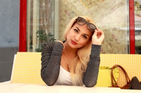 Veronica from Nikolaev, 33 years, with green eyes, blonde hair, Christian, Cover Girl. #9