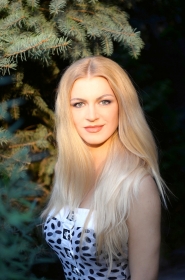 Olga from Kharkov, 37 years, with green eyes, blonde hair, Christian, house-wife. #4