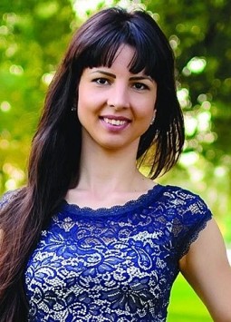 Kristina from Kharkov, 35 years, with hazel eyes, dark brown hair, Christian, seamstress.