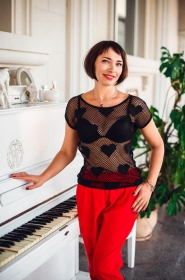 Larisa from Kherson, 52 years, with green eyes, dark brown hair, Christian, Doctor. #2