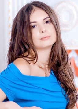 Julia from Krivoy Rog, 36 years, with brown eyes, dark brown hair, economist.