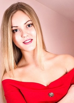Eugenia from Kiev, 29 years, with grey eyes, blonde hair, Christian, Cosmetologist.