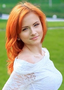 Dariya from Kiev, 28 years, with grey eyes, red hair, Christian, Student.