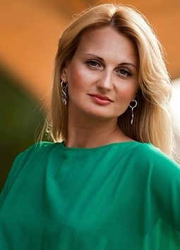 Alexandra from Zaporozhye, 44 years, with green eyes, blonde hair, Christian, Doctor.