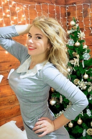 Julia from Pavlograd, 34 years, with green eyes, light brown hair, Christian, Economist. #23