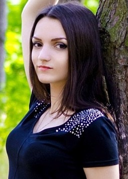 Elizabeth from Nikolaev, 29 years, with brown eyes, dark brown hair, Christian.