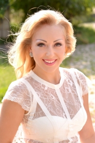 Yana from Kharkov, 42 years, with brown eyes, blonde hair, Christian, manager. #14