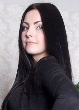Alina from Lugansk, 30 years, with grey eyes, black hair, Christian, Hairdresser.