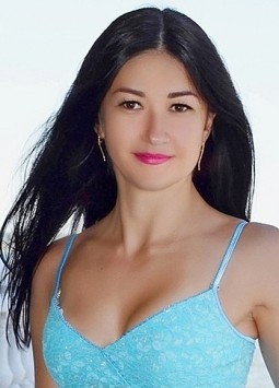Tatiana from Nikolaev, 36 years, with brown eyes, black hair, Christian, social worker.