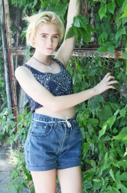 Yulia from Nikolaev, 25 years, with green eyes, blonde hair, Christian, musician. #4
