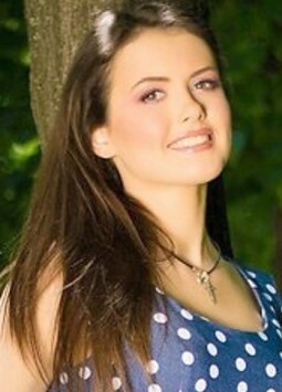 Anastasia from Kharkov, 27 years, with brown eyes, light brown hair, Christian, no work.