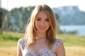 Anna from Zaporizhhya, 29 years, with green eyes, blonde hair, Christian, philologist. #5
