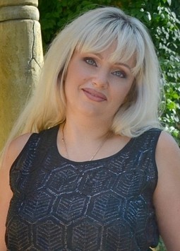 Nataliya from Izum, 42 years, with blue eyes, blonde hair, Christian, lawyer.